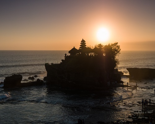 tanah-lot-temple-bali-golden-tour