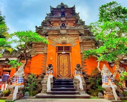 ubud-royal-palace-bali-golden-tour