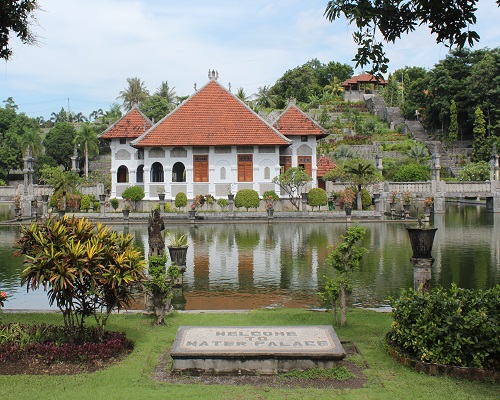 ujung-water-palace-bali-golden-tour