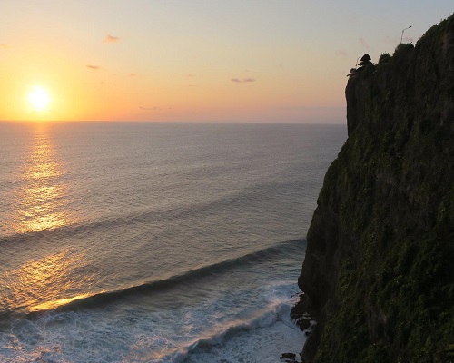 uluwatu-temple-bali-golden-tour