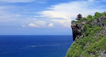 uluwatu-temple-bali-golden-tours