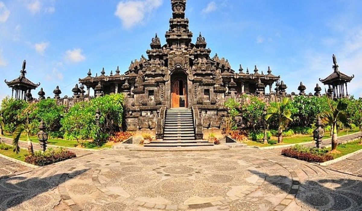bajra-sandhi-monument-bali-golden-tour