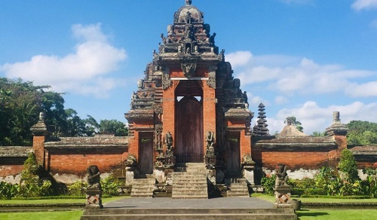 taman-ayun-temple-bali-golden-tour